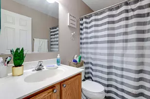 578 N Overlook Trail, Round Lake, IL 60073 - Photo 32