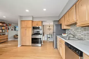 2S121 Ivy Ln, Lombard, IL 60148 - Photo 8