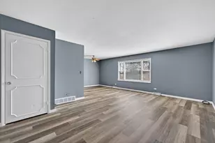 5870 Garrett Ln, Rockford, IL 61107 - Photo 4