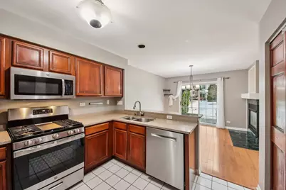 808 Old Checker Road, Buffalo Grove, IL 60089 - Photo 10