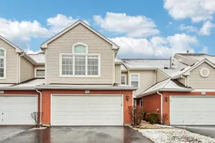 808 Old Checker Rd, Buffalo Grove, IL 60089 - Photo 1