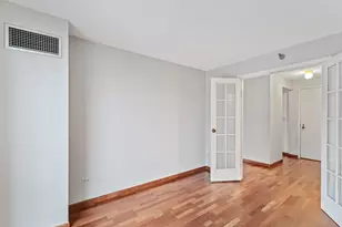 111 W Maple St, Chicago, IL 60610 - Photo 14