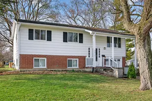 3915 Maple Ave, McHenry, IL 60050 - Photo 2