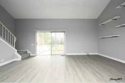 1661 College Green Drive, Elgin, IL 60123 - Photo 4