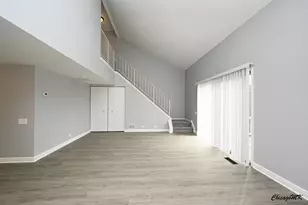 1661 College Green Dr, Elgin, IL 60123 - Photo 6