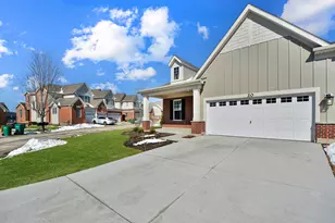 20 Harborside Way, Hawthorn Woods, IL 60047 - Photo 2