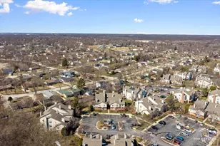 132 White Oak Ct, Schaumburg, IL 60195 - Photo 4