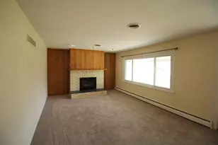 301 Oakdale Ave, Normal, IL 61761 - Photo 4