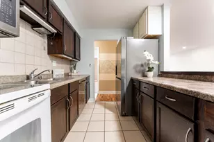 802 E Old Willow Rd, Prospect Heights, IL 60070 - Photo 4