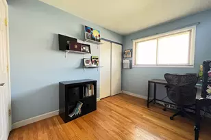 17W484 Earl Ct, Darien, IL 60561 - Photo 12