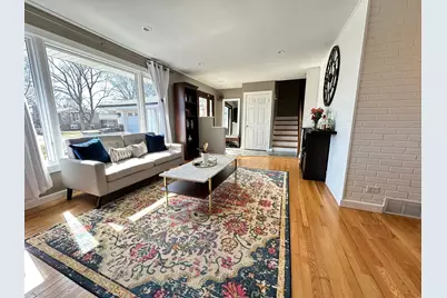 17W484 Earl Court, Darien, IL 60561 - Photo 6