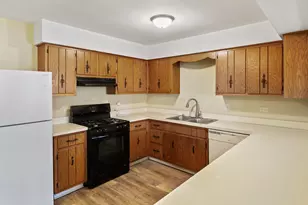 2466 Red Oak Trail, Crest Hill, IL 60435 - Photo 4