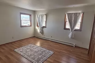 587 Phillips Cir, Antioch, IL 60002 - Photo 8