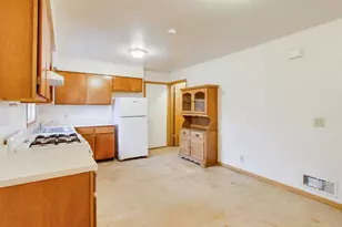 18304 W Grand Dr, Grayslake, IL 60030 - Photo 14