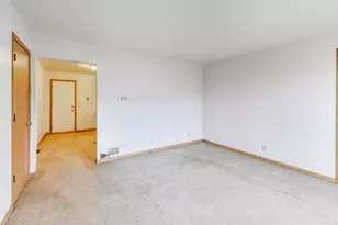 18304 W Grand Dr, Grayslake, IL 60030 - Photo 10