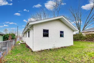 18304 W Grand Dr, Grayslake, IL 60030 - Photo 6