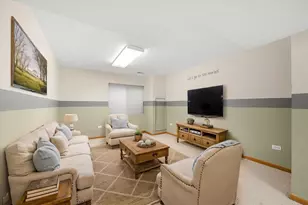 352 Normandie Dr, Sugar Grove, IL 60554 - Photo 16