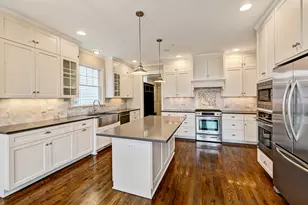 4 Oxford Ave, Clarendon Hills, IL 60514 - Photo 10