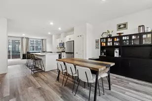 306 Summit Cir, Lombard, IL 60148 - Photo 4