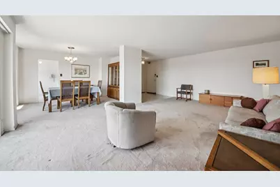 7141 N Kedzie Avenue #1213, Chicago, IL 60645 - Photo 4