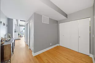 910 W Madison St, Chicago, IL 60607 - Photo 2