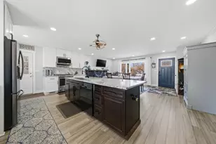 6 E Anchor Dr, Oswego, IL 60543 - Photo 2