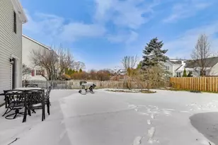 210 Foxmoor Rd, Fox River Grove, IL 60021 - Photo 32