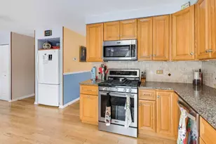 210 Foxmoor Rd, Fox River Grove, IL 60021 - Photo 10