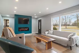 702 W Lonnquist Blvd, Mount Prospect, IL 60056 - Photo 8