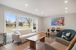 702 W Lonnquist Blvd, Mount Prospect, IL 60056 - Photo 4