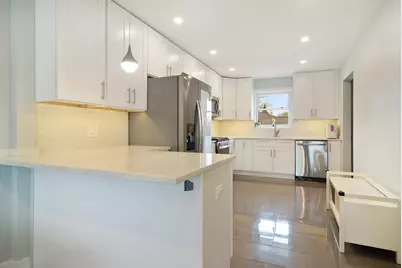 702 W Lonnquist Boulevard, Mount Prospect, IL 60056 - Photo 10