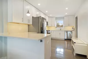 702 W Lonnquist Blvd, Mount Prospect, IL 60056 - Photo 10