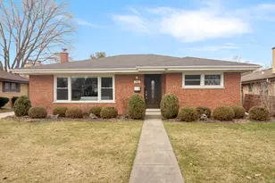 702 W Lonnquist Blvd, Mount Prospect, IL 60056 - Photo 1