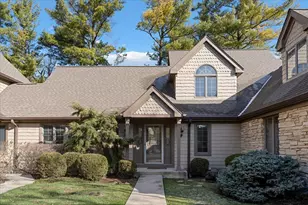 1076 Larkspur Ln, Darien, IL 60561 - Photo 2