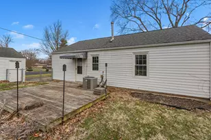 1351 W Pershing Rd, Decatur, IL 62526 - Photo 22