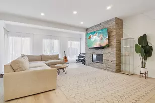 43 Oak Creek Ct, Burr Ridge, IL 60527 - Photo 22