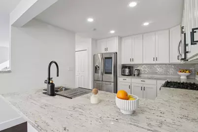 43 Oak Creek Court, Burr Ridge, IL 60527 - Photo 6