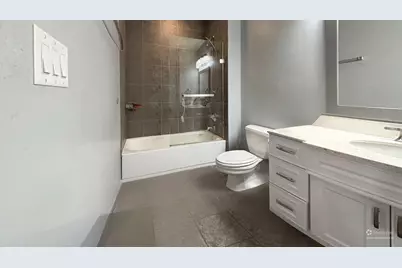 1069 W 14th Place #229, Chicago, IL 60608 - Photo 12