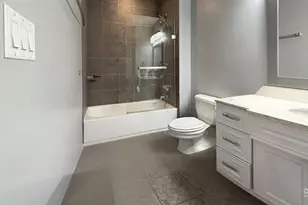 1069 W 14th Pl, Chicago, IL 60608 - Photo 12