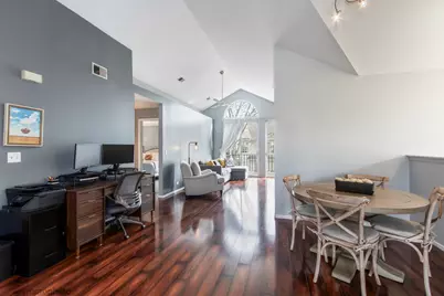 30W019 Juniper Court #30W019, Warrenville, IL 60555 - Photo 4