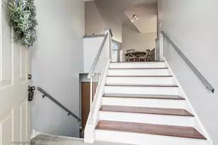 30W019 Juniper Ct, Warrenville, IL 60555 - Photo 2