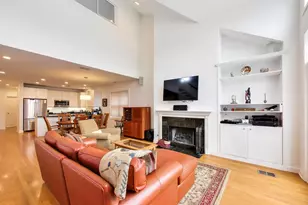 1161 W Eddy St, Chicago, IL 60657 - Photo 4