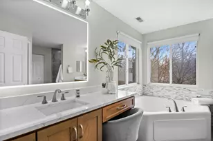1995 Colchester Ave, Hoffman Estates, IL 60192 - Photo 26