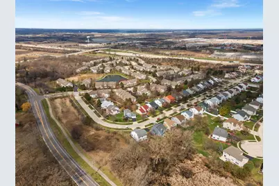 1995 Colchester Avenue, Hoffman Estates, IL 60192 - Photo 44