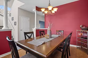 1995 Colchester Ave, Hoffman Estates, IL 60192 - Photo 8