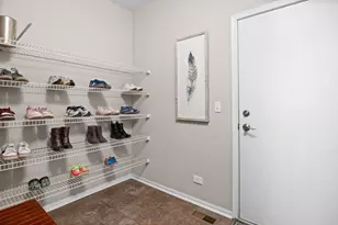 1995 Colchester Ave, Hoffman Estates, IL 60192 - Photo 20