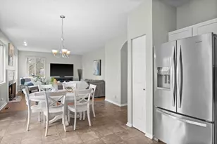 1995 Colchester Ave, Hoffman Estates, IL 60192 - Photo 12