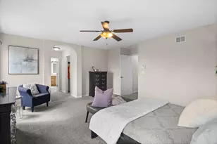 1995 Colchester Ave, Hoffman Estates, IL 60192 - Photo 24