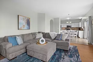 1995 Colchester Ave, Hoffman Estates, IL 60192 - Photo 16