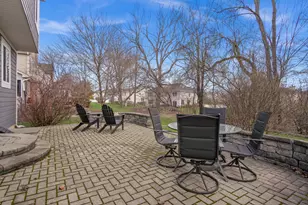 1995 Colchester Ave, Hoffman Estates, IL 60192 - Photo 38